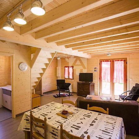 Chalet Des Noisettes Murol Bagian luar foto