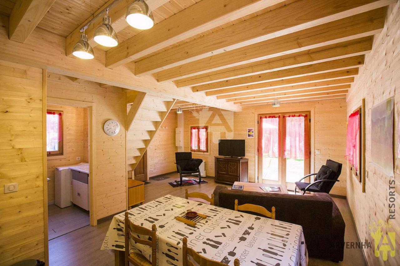 Chalet Des Noisettes Murol Bagian luar foto