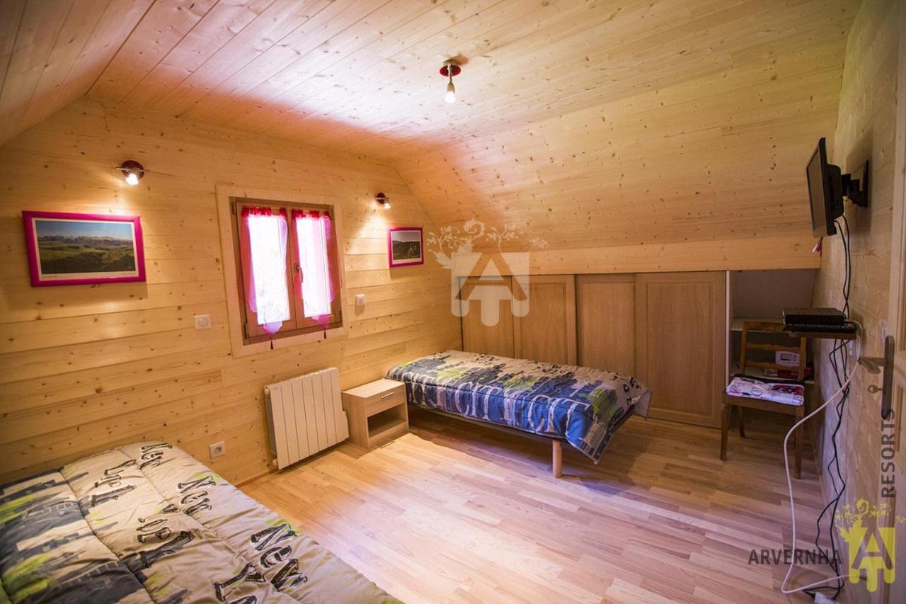 Chalet Des Noisettes Murol Bagian luar foto